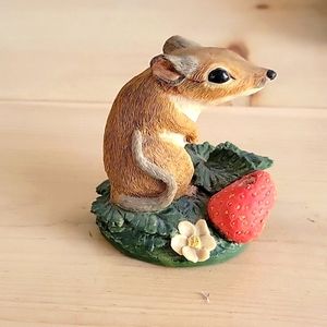 Arista Designs Ltd. Vintage Hawick Scotland - Chipmunk Eating Strawberry
